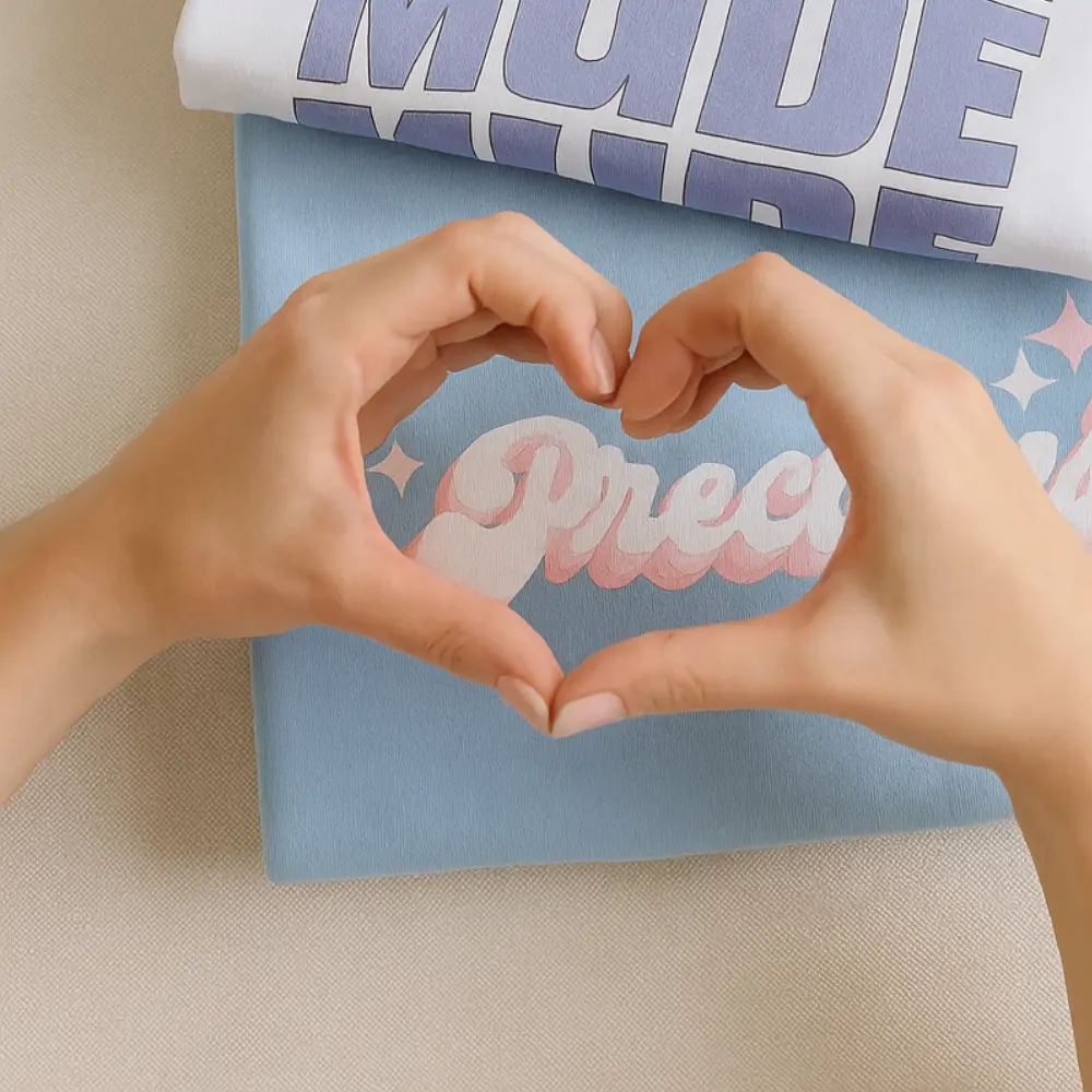 Lotta Bloom Mood Visual mit Herzmotiv