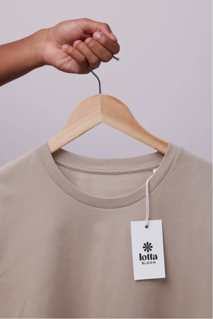 Lotta Bloom Hang-Tag-Mockup